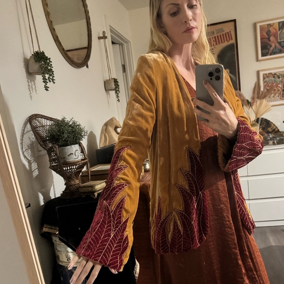 Chasing unicorns longline Aquarius silk velvet jacket in gold and red. - Picture 3 of 14